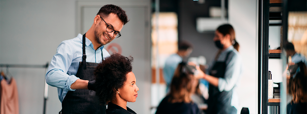 Guía Completa: Cómo Realizar un Diagnóstico Capilar Efectivo y Preventivo en el Salón de Belleza